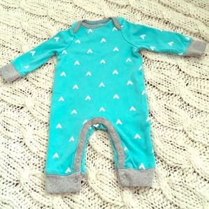 NWOT Newborn (NB) boys infant arrow romper